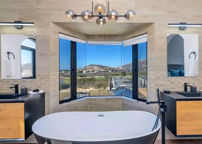 Сasa de vacaciones Elegant 6br Oasis With Ocean Views Pool & Golf *
