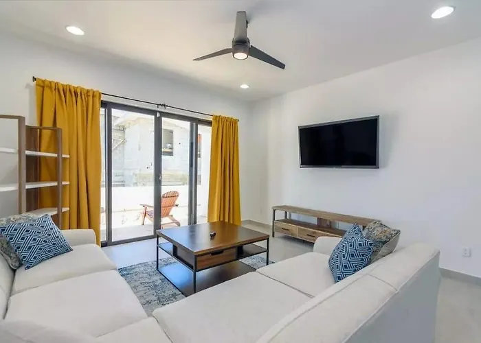 Elegant 6br Oasis With Ocean Views Pool & Golf