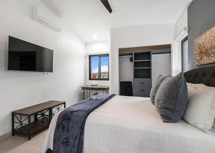 Сasa de vacaciones Elegant 6br Oasis With Ocean Views Pool & Golf